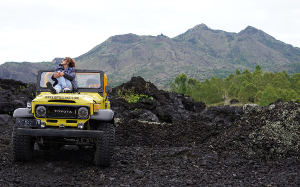 CALDERA SUNRISE JEEP + BLACK LAVA + NATURAL HOT SPRING - Image 2